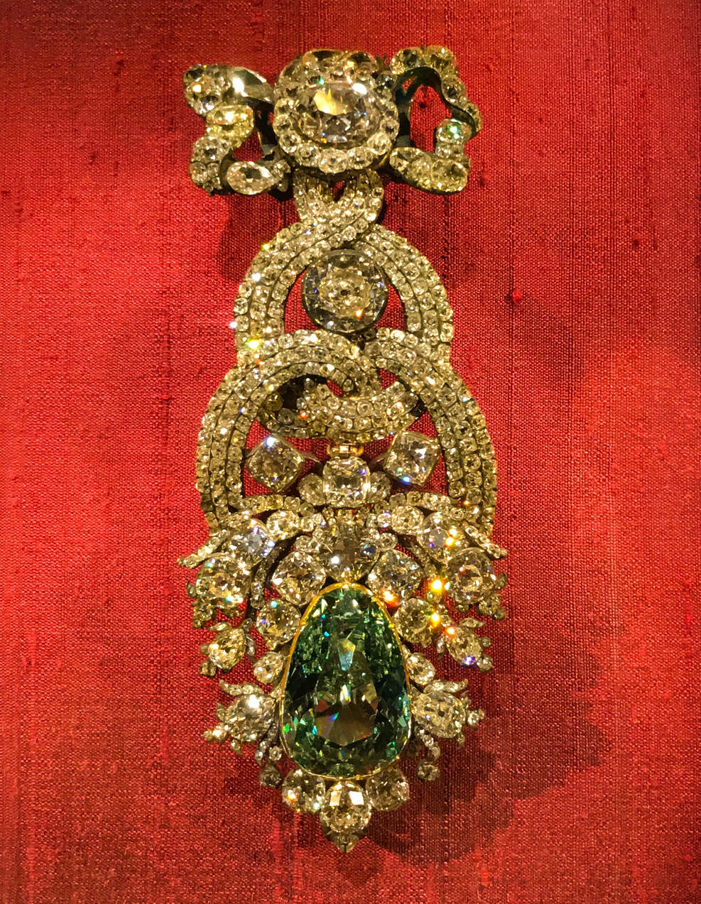 Dresdner_Grüner_Diamant_-_Neues_Grünes_Gewölbe_Dresden.jpg